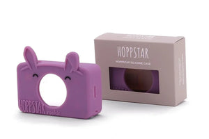 Lila Hoppstar Silikon-Beißring mit Hasenohren, beschriftet mit „Rookie“, neben der Markenverpackung
