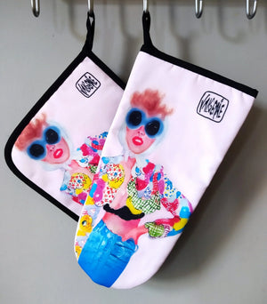Gant de cuisine « Chick in Moschino »