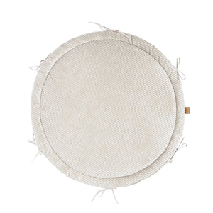 Runde Baby-Spielmatte in Ecrù mit weicher Rippstruktur und Bändern für die geflochtene Bettumrandung