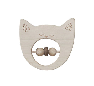Sonajero de madera para bebé con forma de gato, cuentas naturales y detalles faciales grabados.