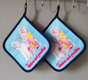 Topflappen „Bitches and Poodles“