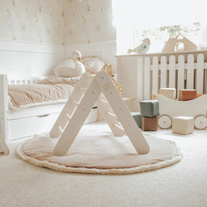 Casita de juegos tipo escalera blanca con funda azul grisáceo