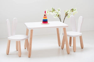 Set aus Tisch und 2 Stühlen – Hase