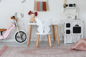 Set aus Tisch und Stuhl – Schmetterling