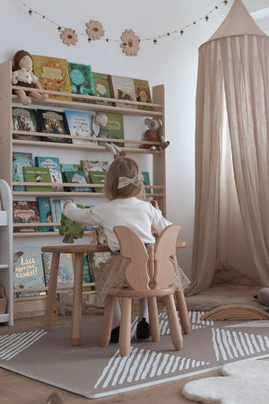 Set aus Tisch und Stuhl – Schmetterling