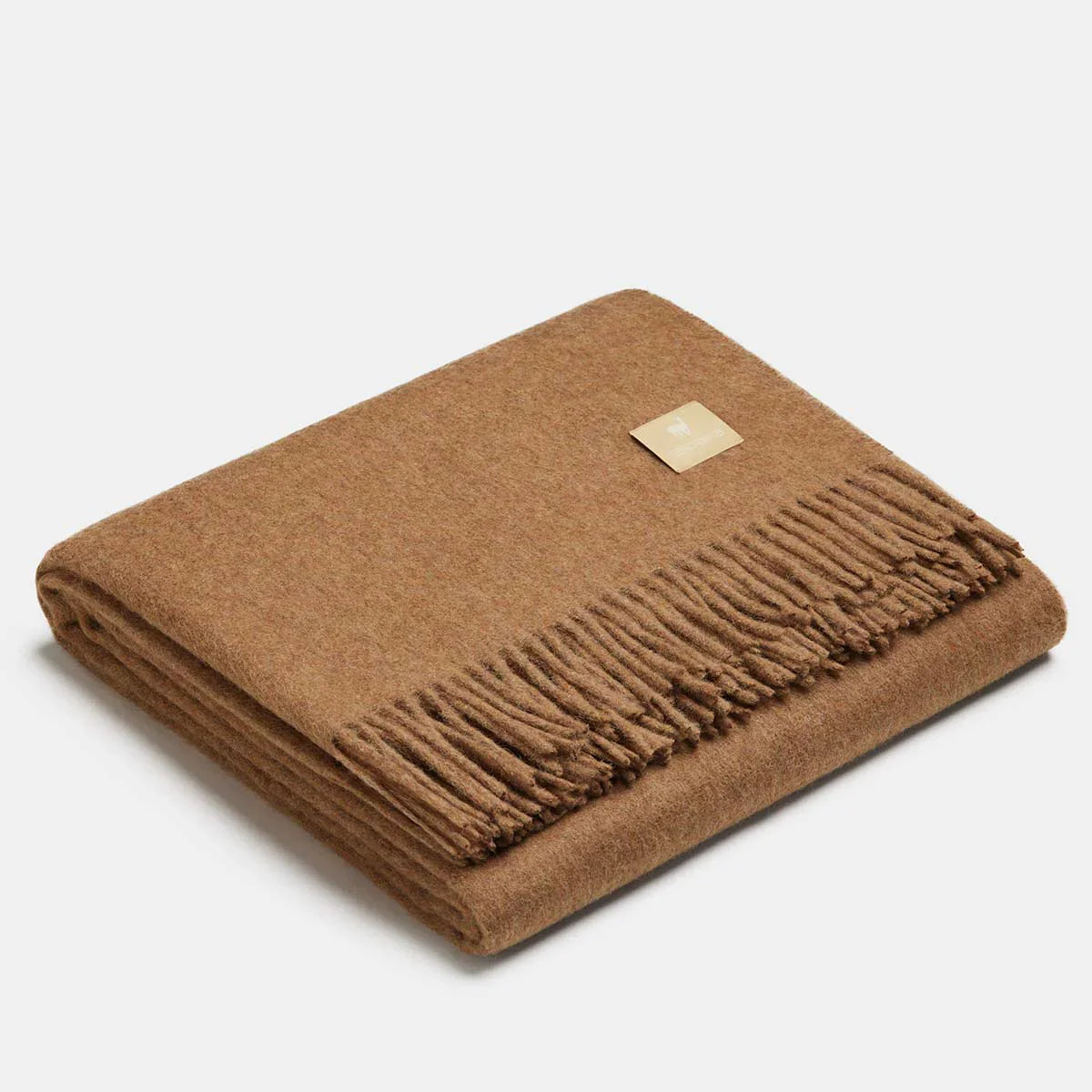 Couverture jetée en laine ALPAKA camel foncé premium, texture douce et franges classiques