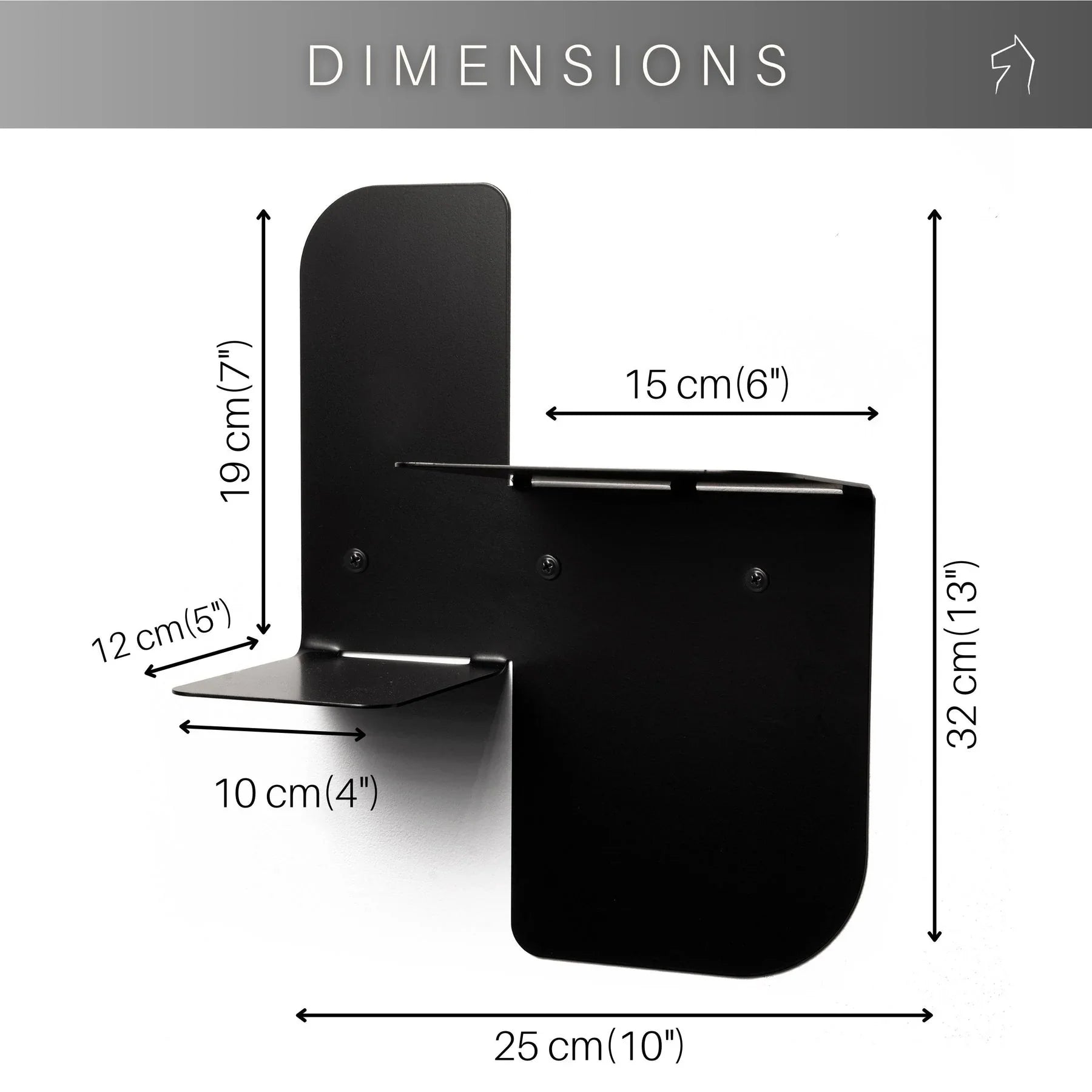 Mensola da parete in metallo nero con design geometrico moderno, mostrata con misure in centimetri e pollici.