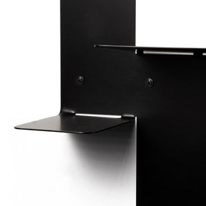 Mensola da parete in metallo nero con design moderno minimalista e finitura opaca
