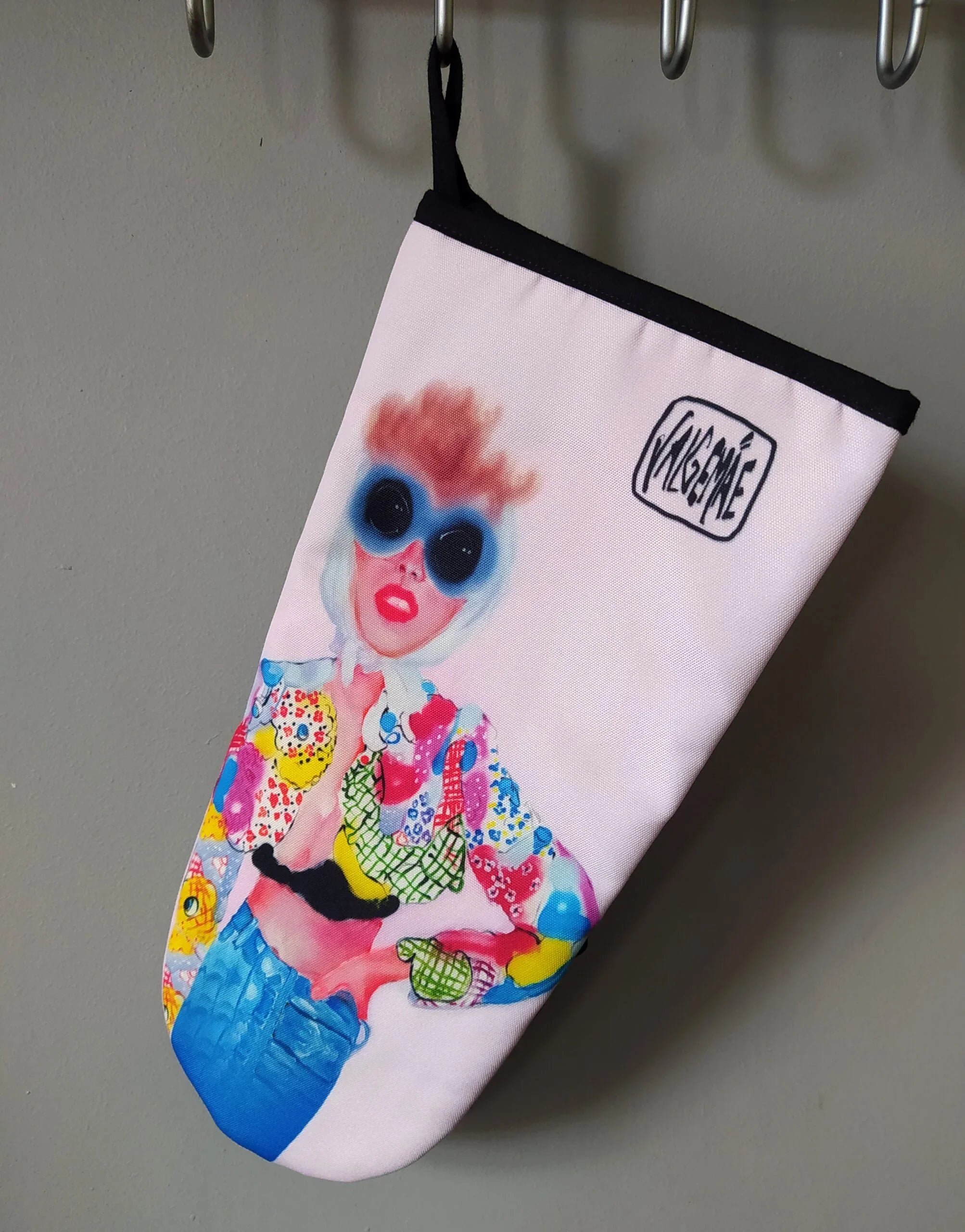Gant de cuisine « Chick in Moschino »