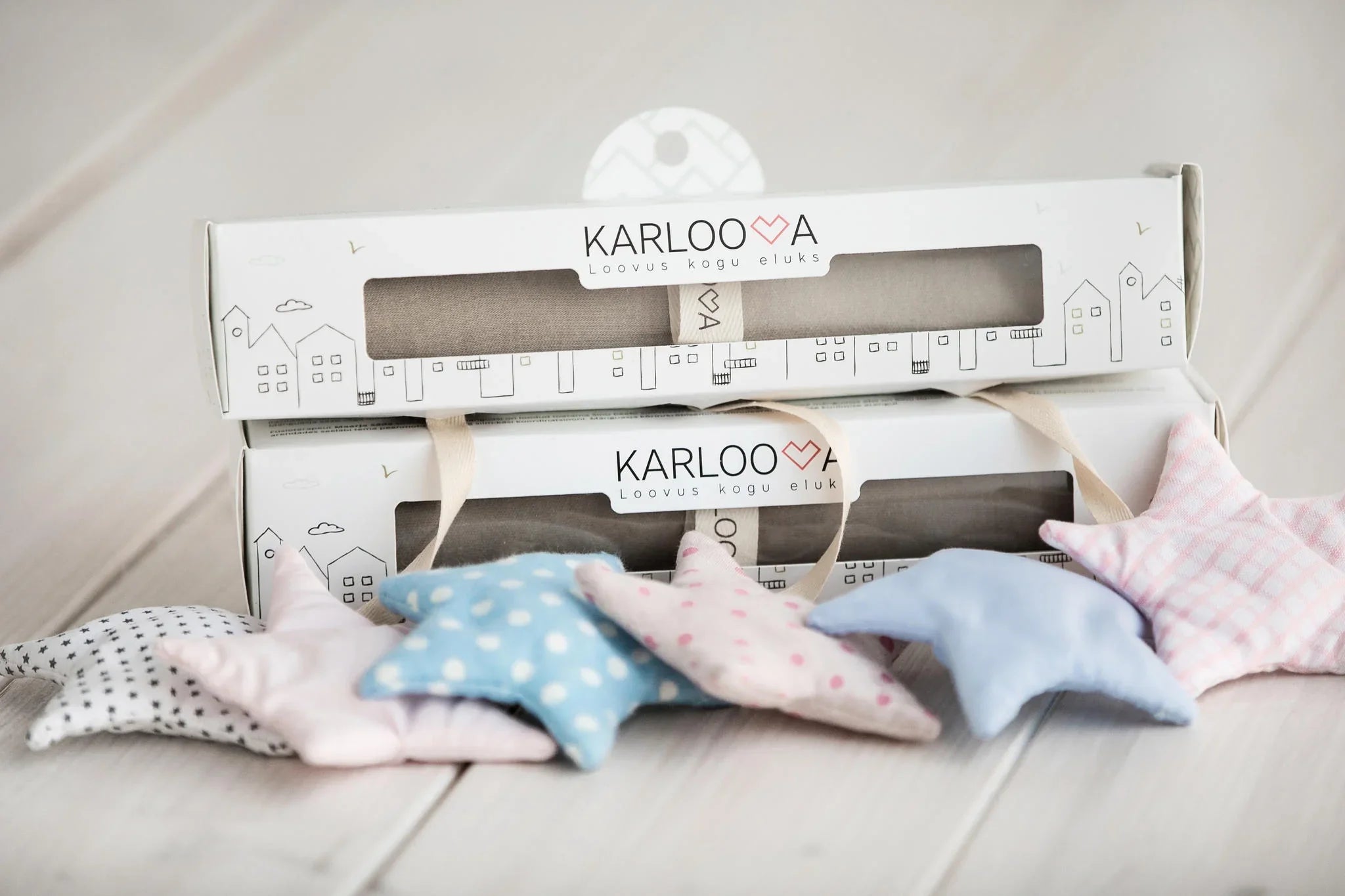 Coussins de décoration pour chambre d'enfant en forme d'étoile pastel, divers motifs et couleurs