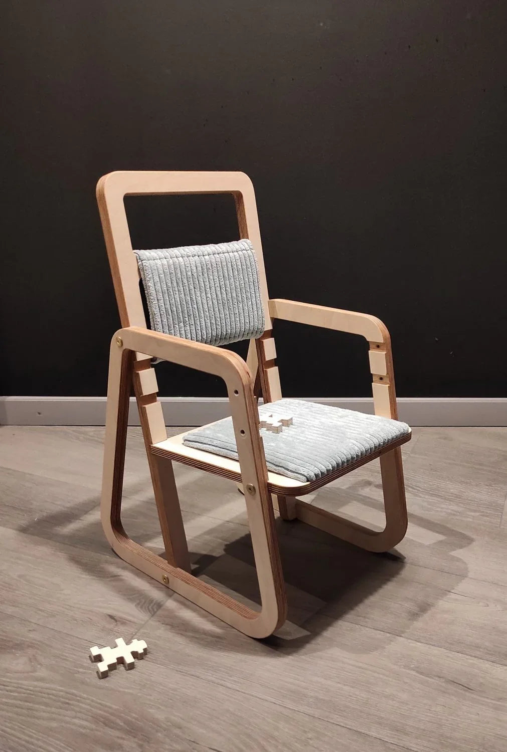 Set Montessori de mesa y silla ajustable para niños Julle - Verde menta