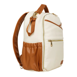 Vista laterale dello zaino fasciatoio in similpelle Ally Scandic (colori bianco e cappuccino) con tasca elastica laterale e gancio per passeggino.