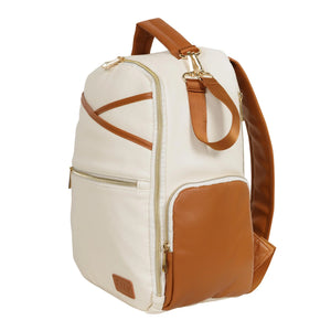 Vista 3/4 di borsa fasciatoio in similpelle bianca con dettagli marroni. L'immagine evidenzia la tasca laterale elastica marrone, lo spallaccio imbottito e il gancio marrone per passeggino.