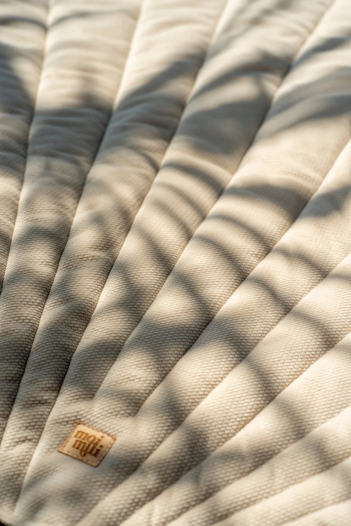 Alfombra de juego de terciopelo y algodón orgánico, diseño concha - Beige