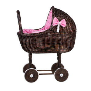 Passeggino in vimini scuro per bambole Lena – Biancheria rosa