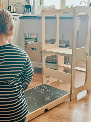 4-in-1 Kreativturm mit Kreidetafel und Rutsche