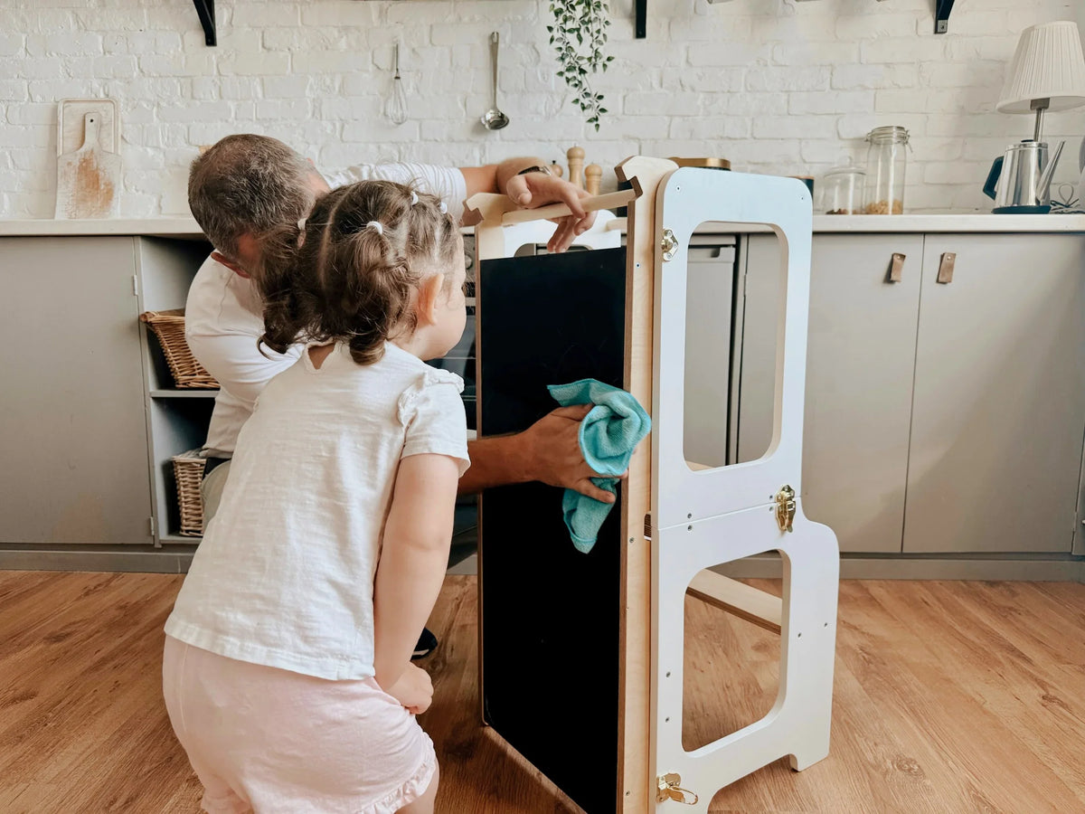 4-in-1 Kreativturm mit Kreidetafel und Rutsche