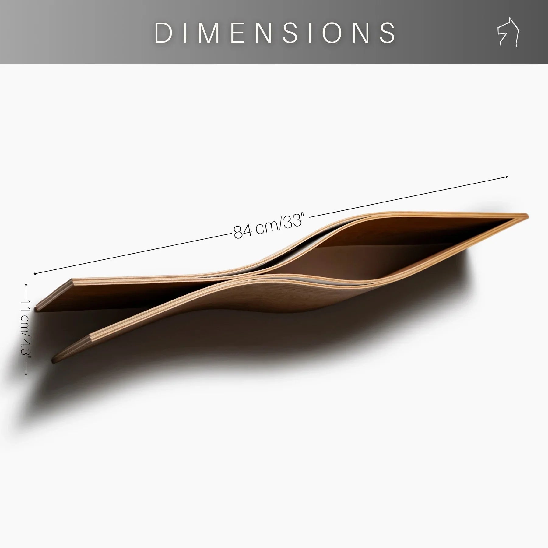 Mensola fluttuante da parete in legno curvato con design moderno, finitura naturale, dimensioni 84 cm per 11 cm
