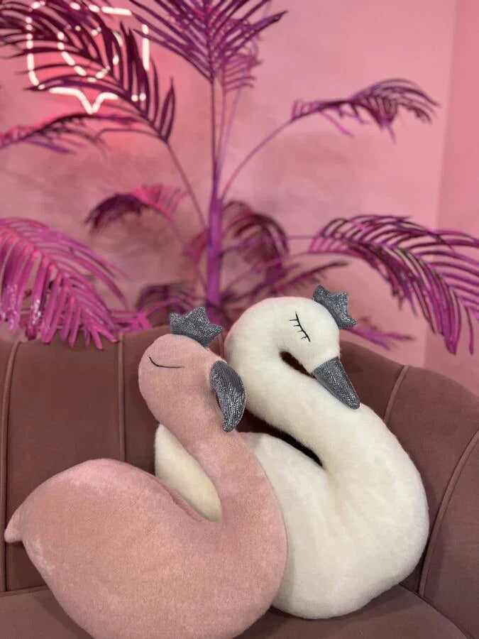 Handgefertigtes Flamingo-Stofftier (Rosa) | Reisekissen aus Lamawolle