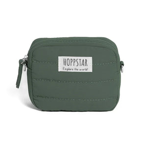 Mini borsa fotografica Hoppstar in verde salvia con cuciture trapuntate e chiusura a zip
