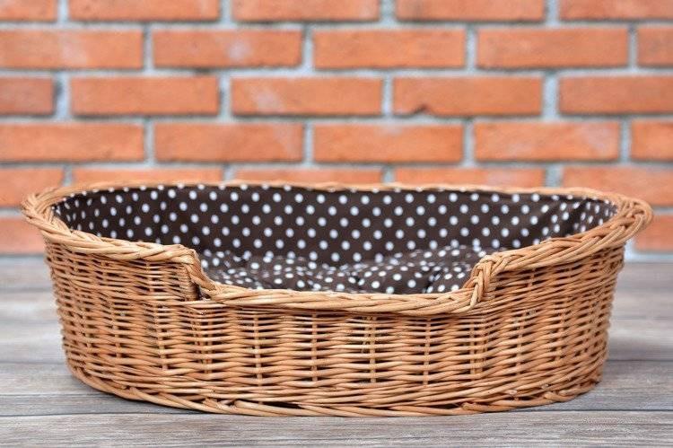 Cuccia per cani in vimini naturale Esmira con cuscino a pois, 85x67 cm