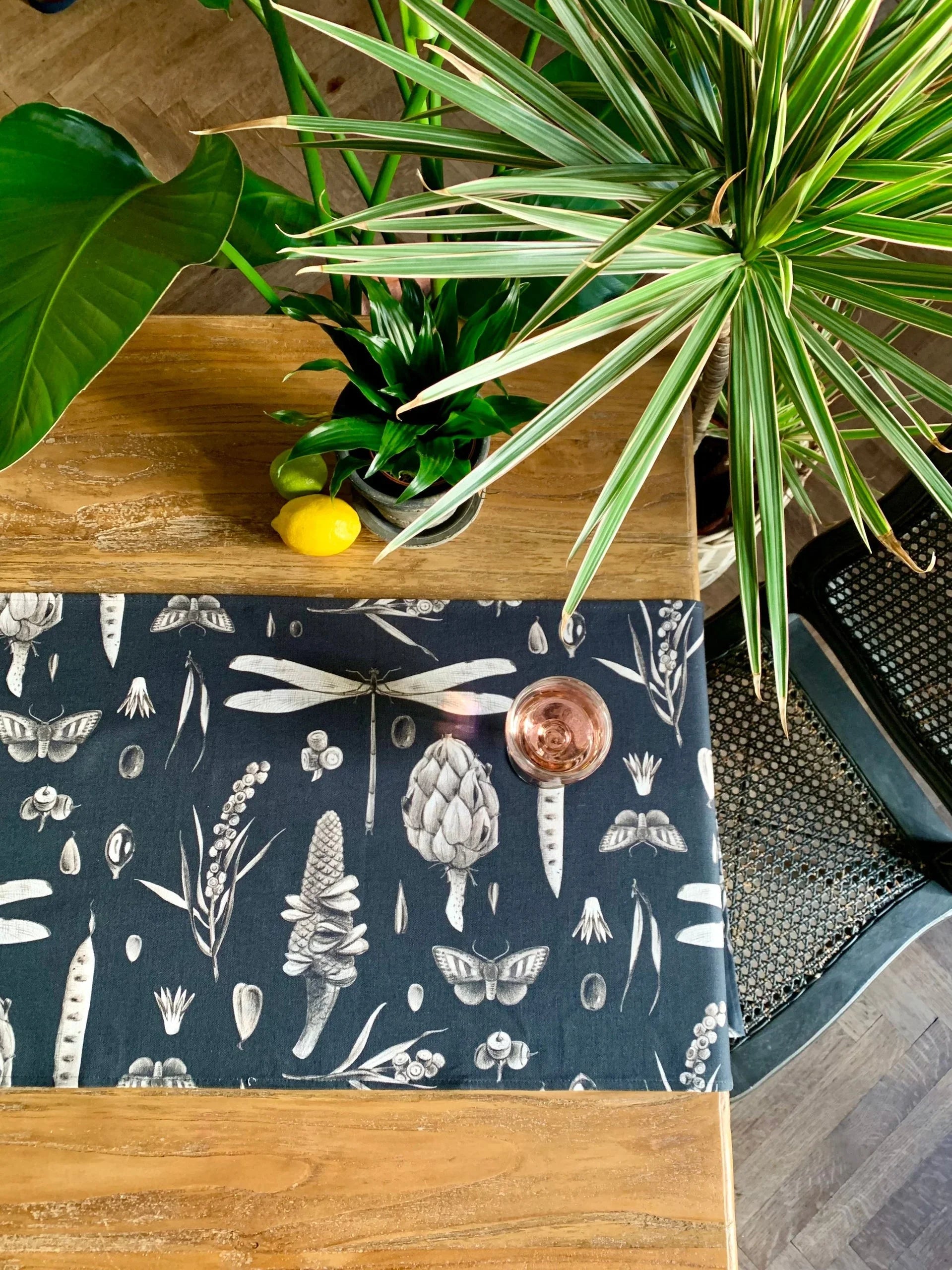 Chemin de table Seeds Carbon