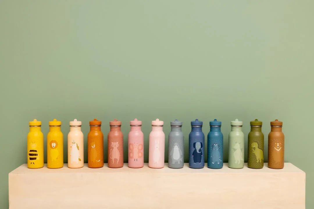Colorful stainless steel water bottles with animal designs in pastel and earth tones, 500ml