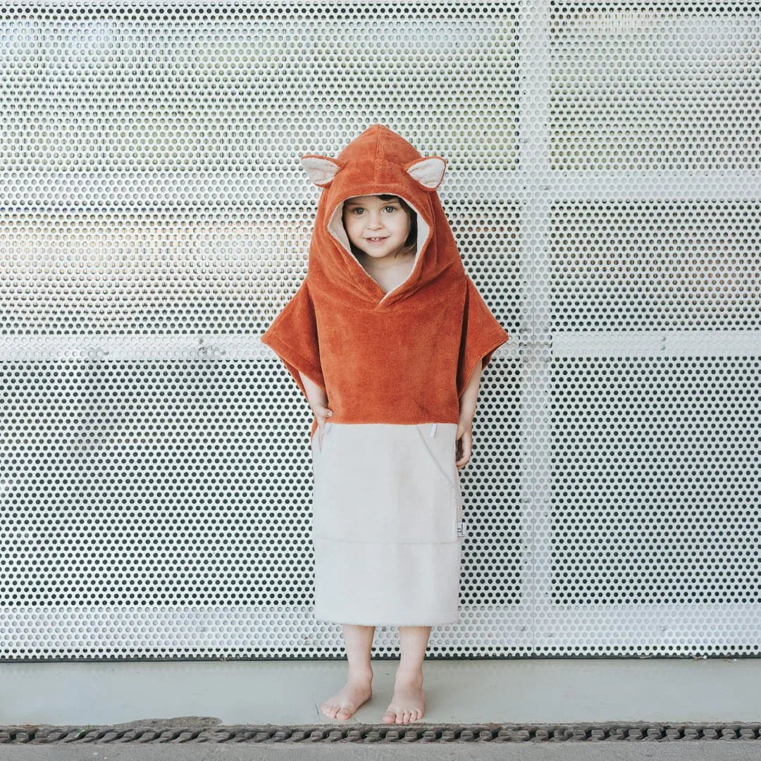 Kinder-Badeponcho mit Fuchskapuze, in Orange und Creme, weiches Frottee