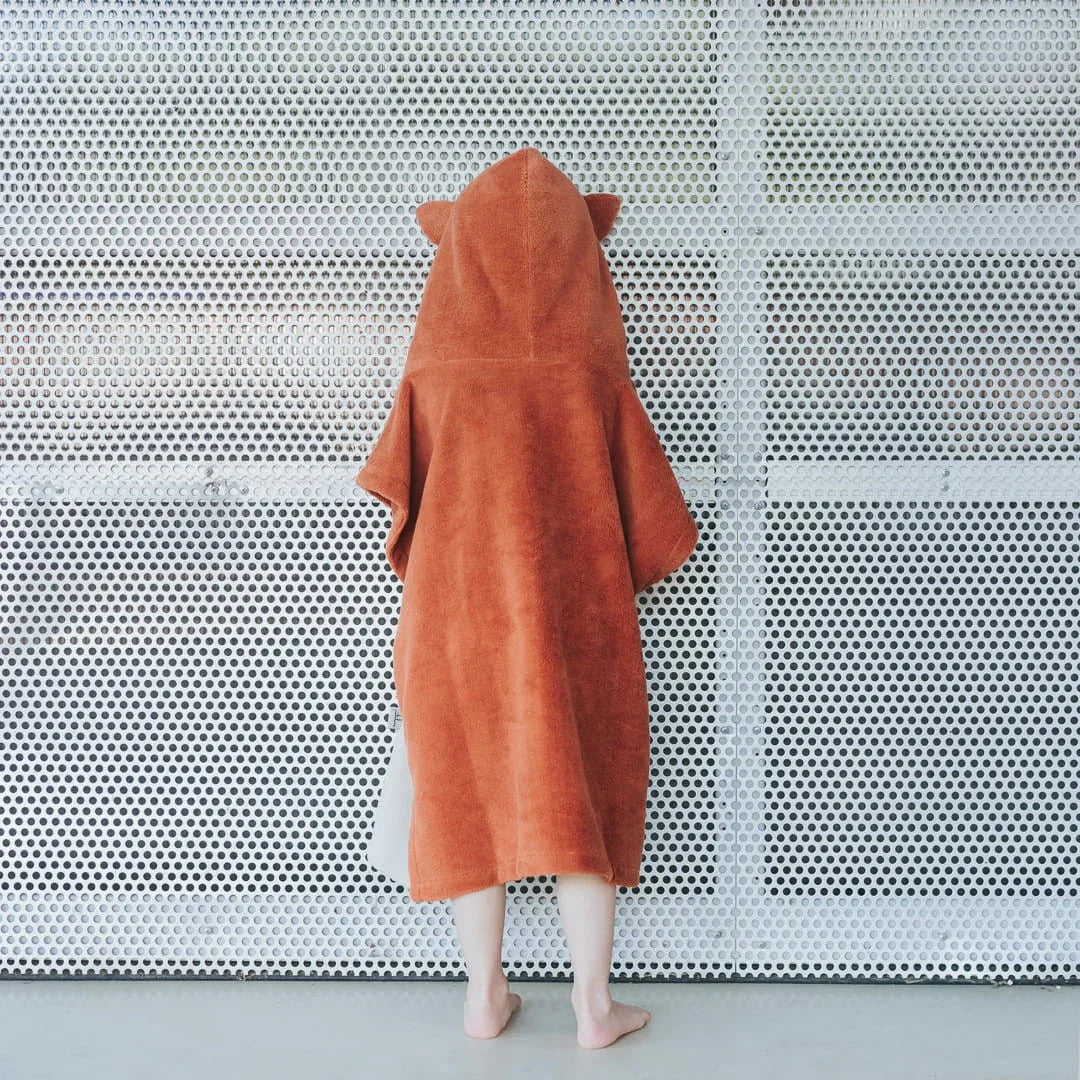 Poncho de bain enfant orange rouille avec capuche et oreilles d'animal, matière éponge douce