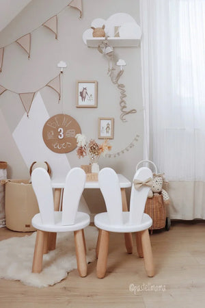 Set aus Tisch und 2 Stühlen – Hase
