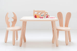 Set aus Tisch und 2 Stühlen – Wild