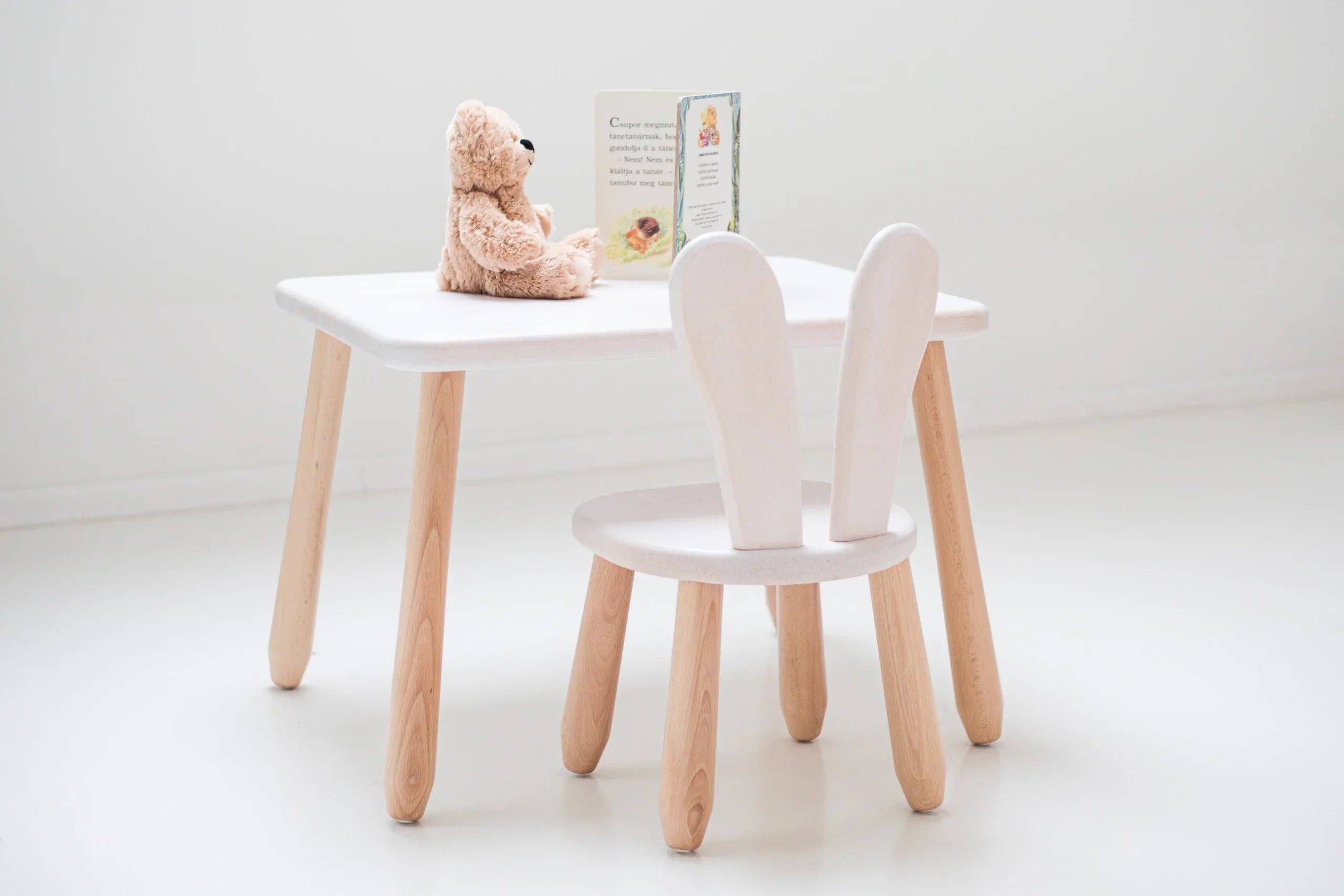 Ensemble table et chaise - Lapin