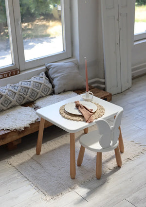 Set aus Tisch und Stuhl – Schmetterling
