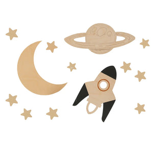 Juego de decoración de pared de madera natural para habitación infantil con formas de luna, estrellas, cohete y planeta.