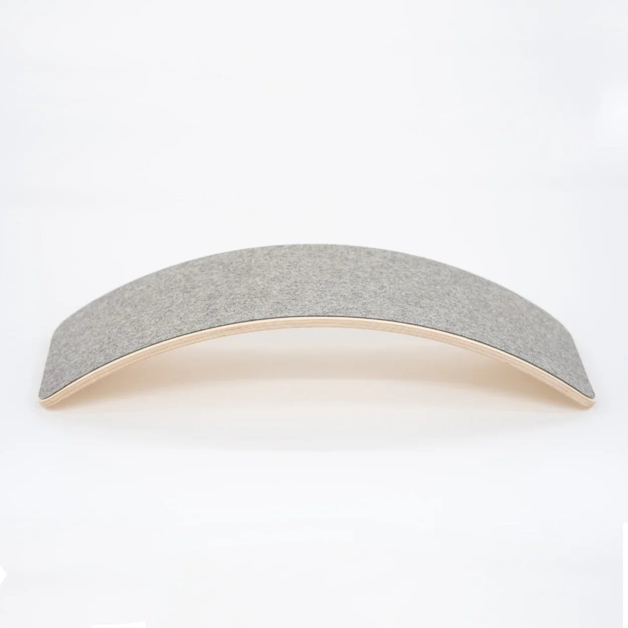 Tabla de equilibrio de madera con fieltro gris