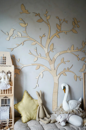Décoration murale arbre en bois avec oiseaux, finition naturelle, déco chambre bébé, palette neutre